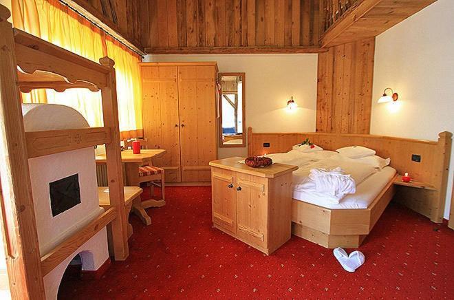 Hotel Garni San Nicolò Pozza di Fassa Exterior foto